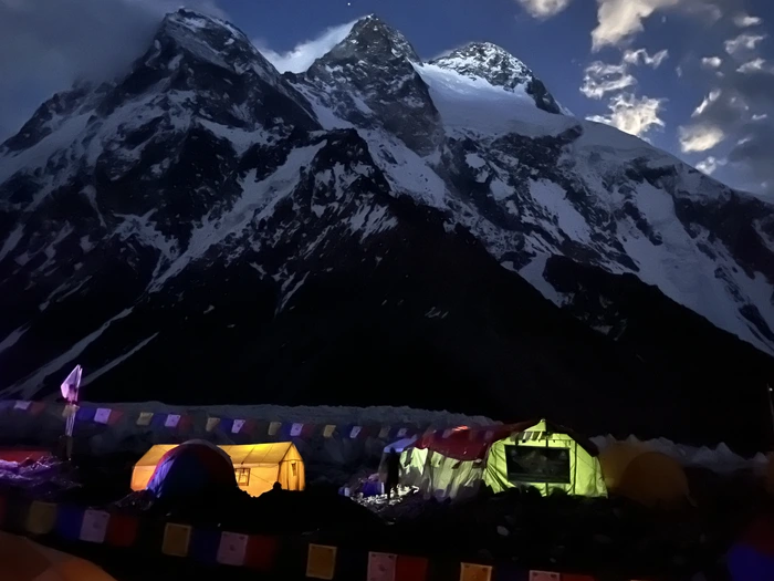 tents on broad peak mountain ascent