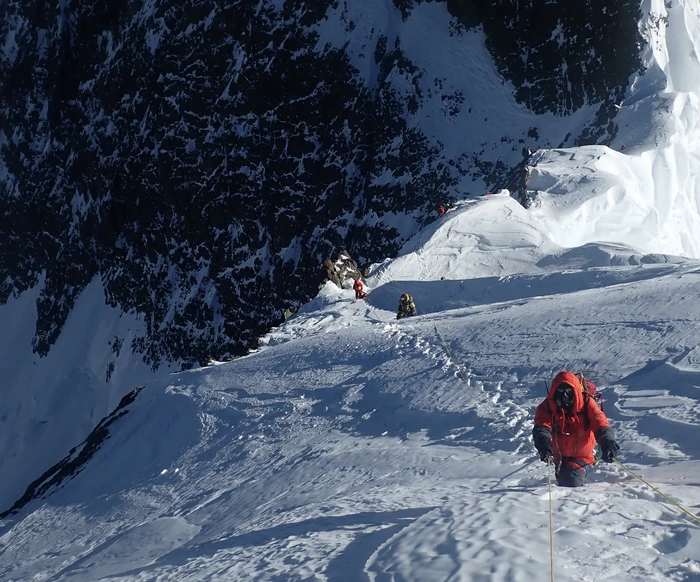 climbers on broad peak ascent