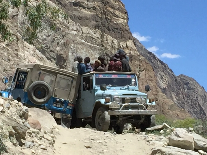 scary road to askole with 4x4