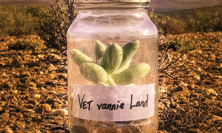 A Poster for the conservation movie &quot;Vet vannie land&quot;