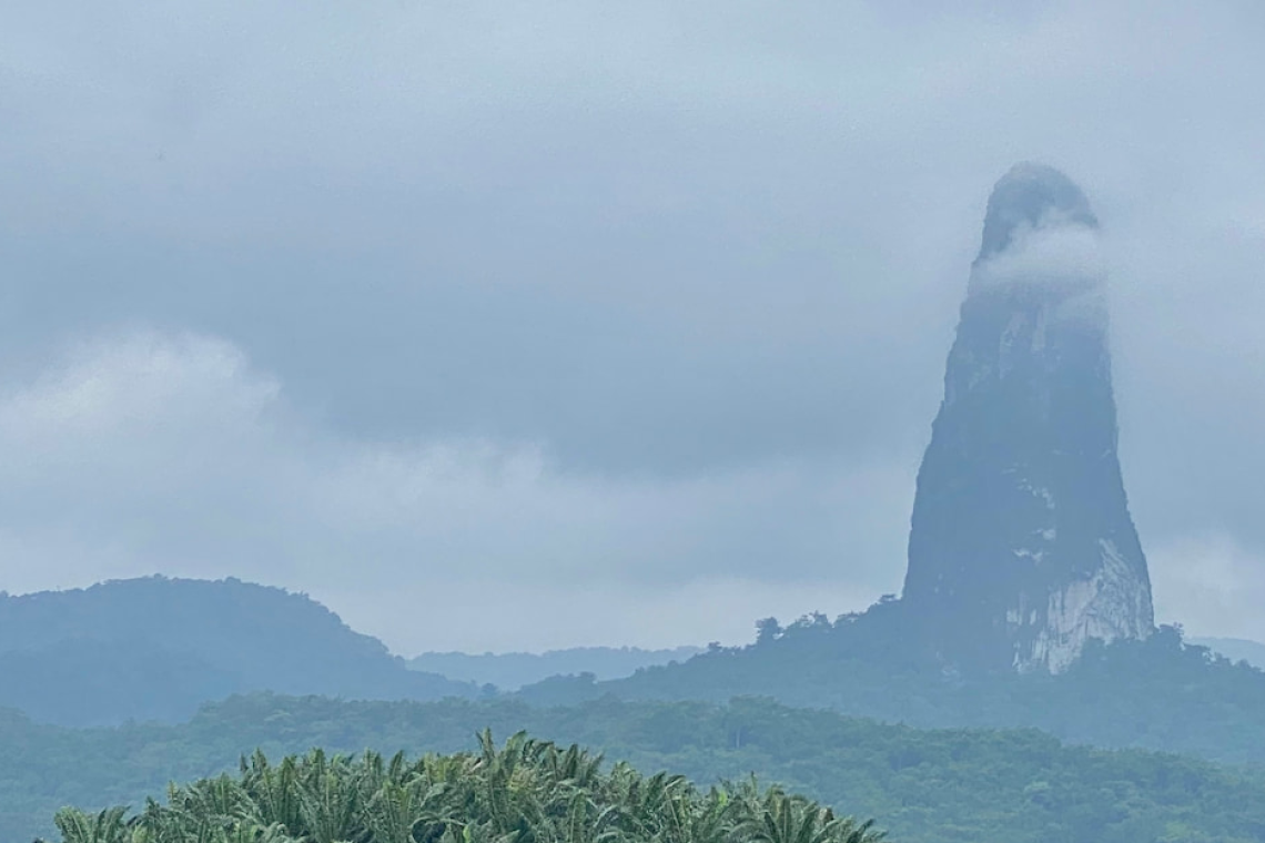 A CHOCOLATE FOOL: CLIMBING PICO DO SÃO TOMÉ AND PICO DO PRÍNCIPE